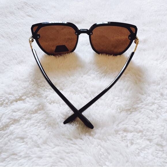 Genevieve Clear Brown & Black Rimless Polarized Sunglasses - Picture 8 of 11